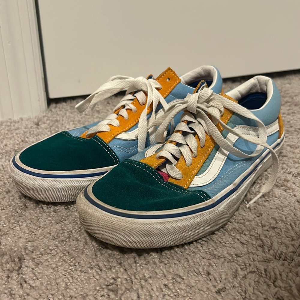Vans Old Skool Yacht Club Shoes.